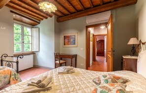4 bedrooms, travel crib, free WiFi - Gorgeous home in Castiglion Fiorentino (Castiglion Fiorentino)