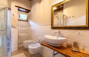 Een douche, een haardroger
