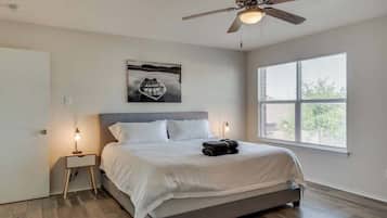 5 bedrooms, iron/ironing board, WiFi, bed sheets