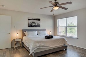 5 quartos, ferros/tábuas de passar roupa, Wi-Fi, roupa de cama