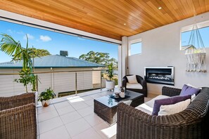 Property grounds - The Vibe Mornington (Mornington)