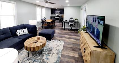 "Charlie's by the Bay" Unit 4