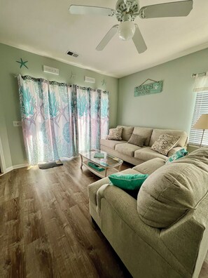 تلفزيون ذكي، مشغل دي في دي، كُتُب