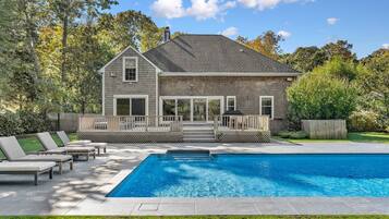 Piscine extérieure, piscine chauffée