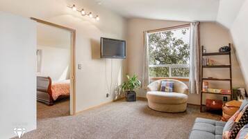 2 slaapkamers, een kluis op de kamer, een strijkplank/strijkijzer