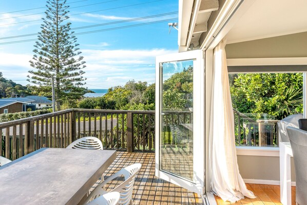 Outdoor dining - Eden Escape Onetangi (Onetangi)