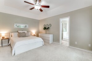 4 bedrooms, desk, iron/ironing board, free WiFi