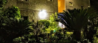 Cozy Crystal Towers Liguanea Kingston 2 BR Apt