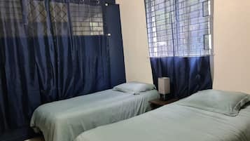 2 bedrooms, iron/ironing board, free WiFi, bed sheets