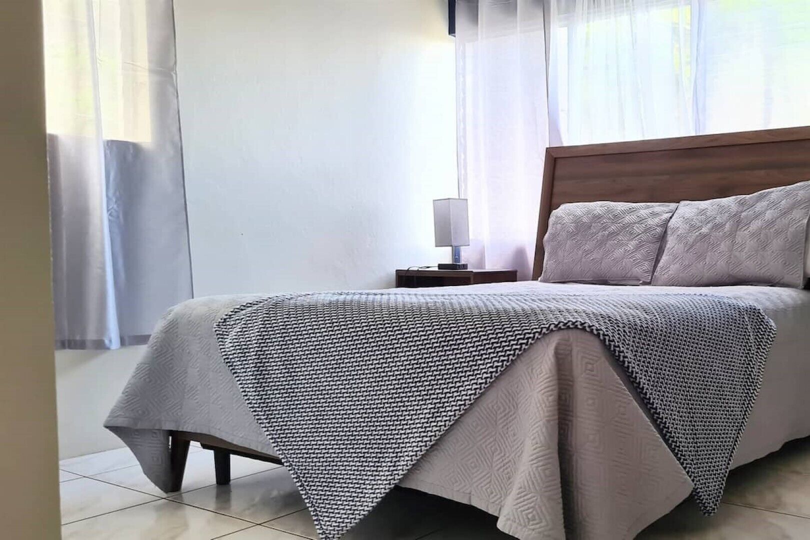 2 chambres, fer et planche à repasser, Wi-Fi gratuit, draps fournis