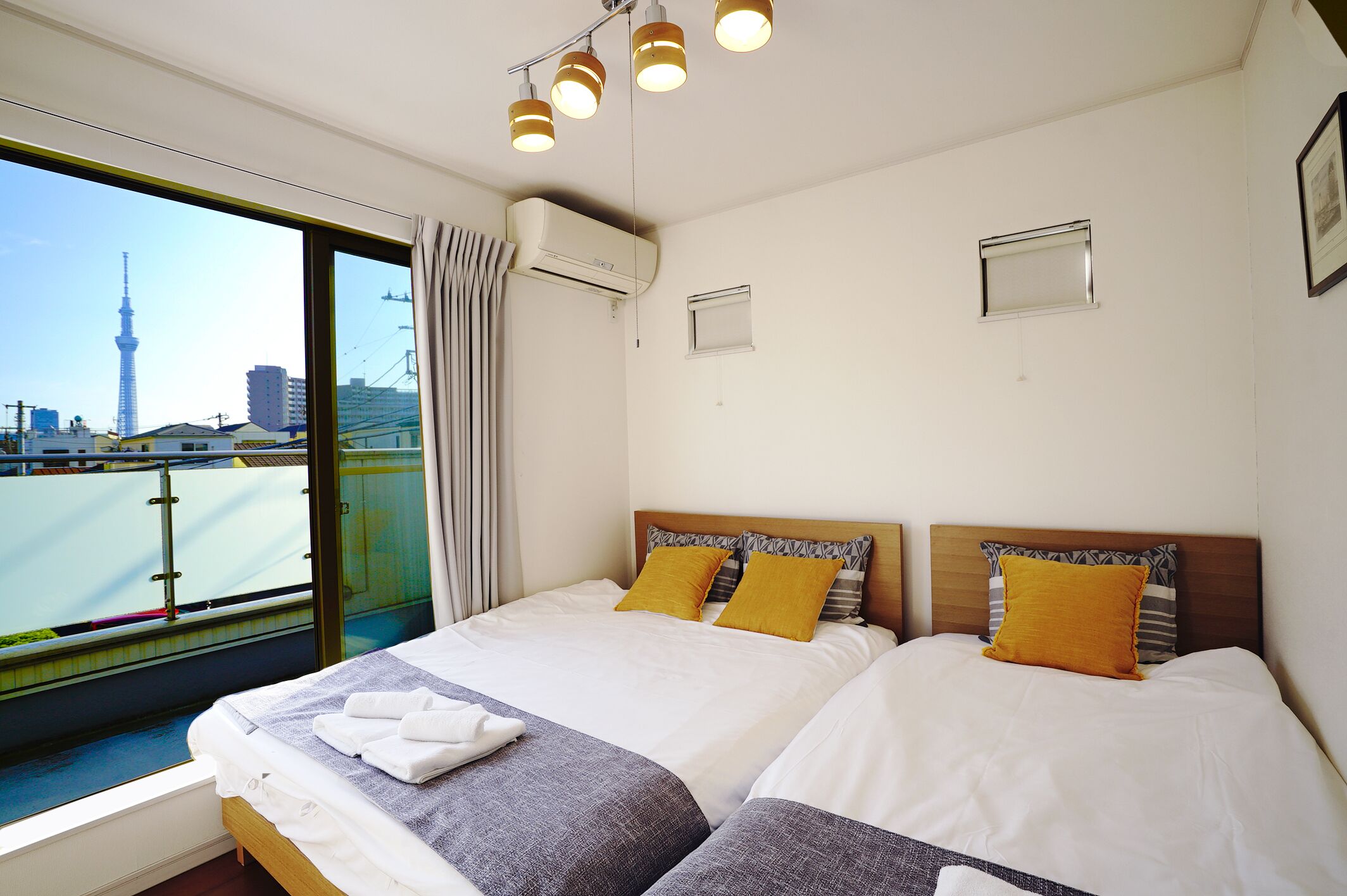 อพาร์ทเมนท์, 4 ห้องนอน | ผ้าม่านกันแสง, เตารีด/โต๊ะรีดผ้า, Wi-Fi ฟรี, ผ้าปูที่นอน