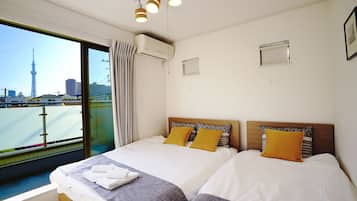 Apartment, 4 Bedrooms | Blackout drapes, iron/ironing board, free WiFi, bed sheets