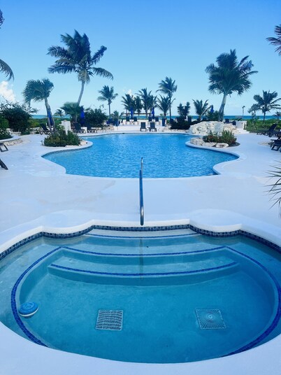 Paradise Point Ocean and Pool View