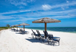 Am Strand, Liegestühle, Strandtücher