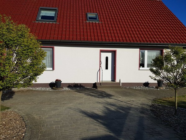 Unclassified image, 1 of 24, button