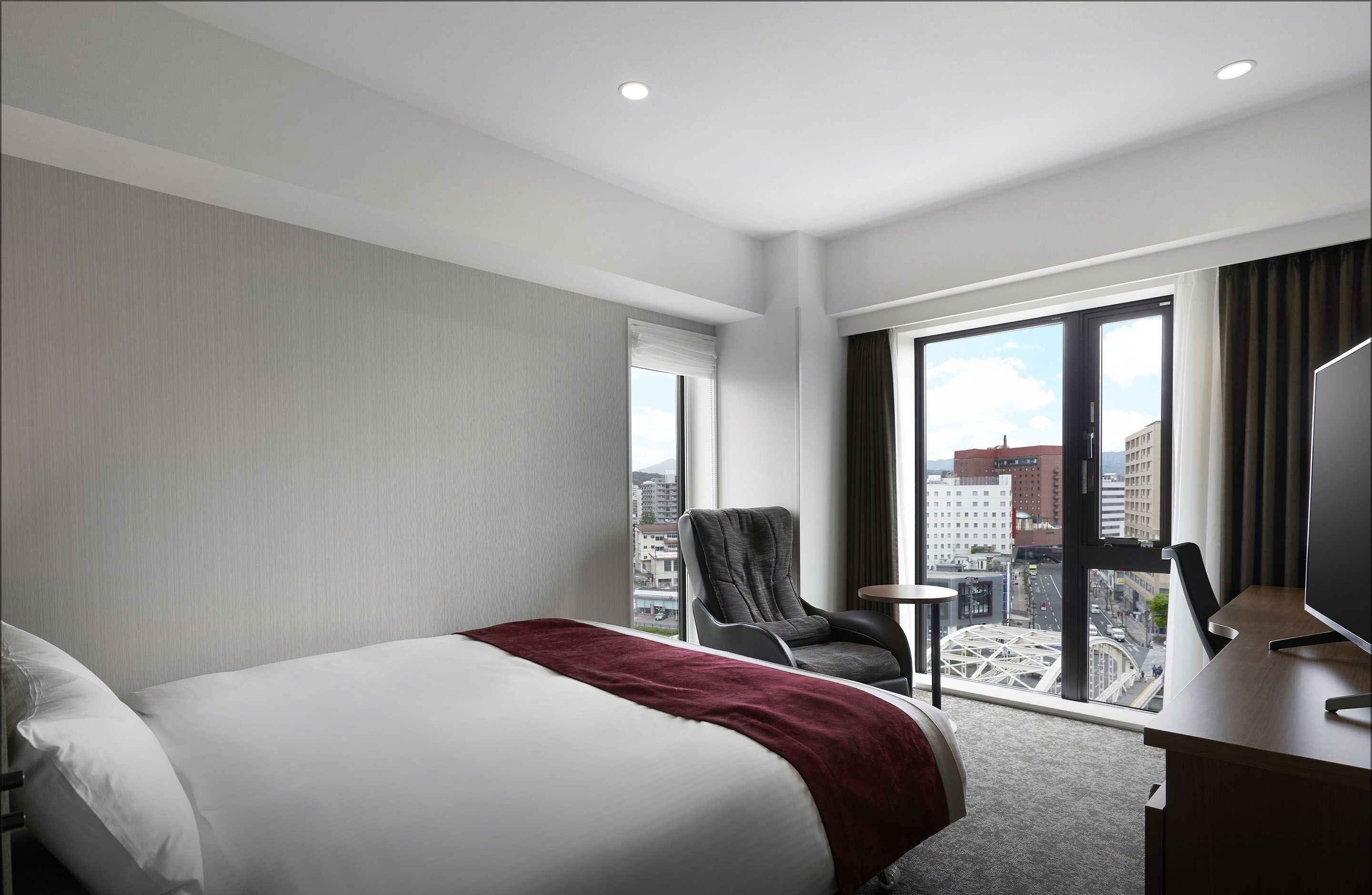 1 bedroom, premium bedding, down duvets, in-room safe