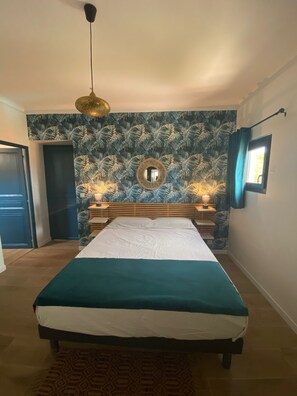 1 habitación, tabla de planchar con plancha y wifi gratis 