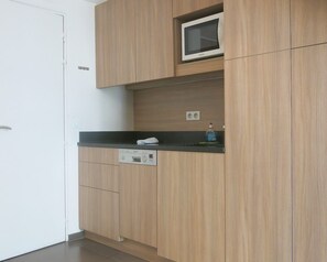 Geladeira, fogão, cooktop, lava-louças