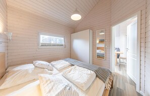 3 bedrooms, travel cot, free WiFi