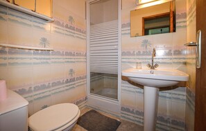 Shower - Lovely apartment in CARCHETO BRUSTICO (CARCHETO BRUSTICO)