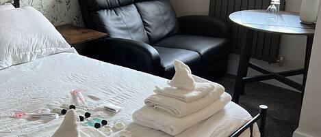 1 slaapkamer, een bureau, een strijkplank/strijkijzer, gratis wifi