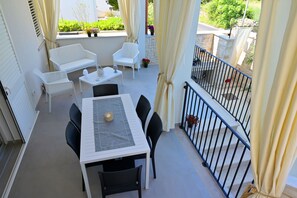 Outdoor dining - THE ALTAMAREA BEACH EXPERIENCE (Marina di Pescoluse)