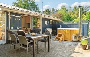 Outdoor dining - 3 bedroom awesome home in Ebeltoft (Ebeltoft)