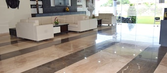 The Sky Imperial Hotel Gopal Darshan