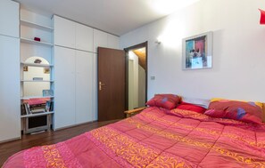 1 camera, ferro/asse da stiro, Wi-Fi gratuito, lenzuola
