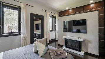 4 bedrooms, free WiFi, bed sheets