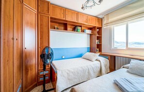 3 bedrooms, free WiFi, bed sheets