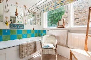 Comfort House (2 Bedrooms) | Bathroom