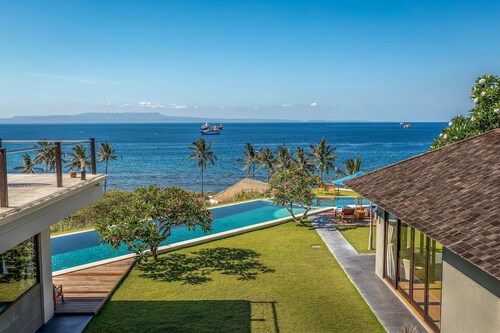 In 1 word: WOW! Unique, Breathtaking and Luxury!