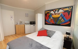 1 bedroom, free WiFi, bed sheets