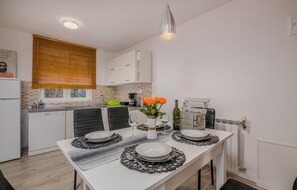 Kühlschrank, Ofen, Herdplatte, Geschirrspüler