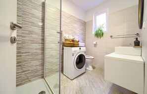 Shower - 1 bedroom stunning apartment in Vrbnik (Vrbnik)