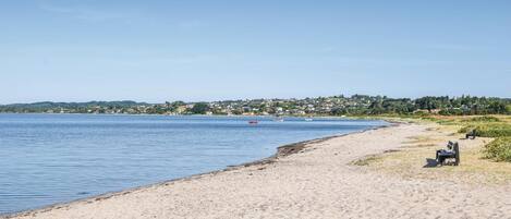 Vlak bij het strand, vissen