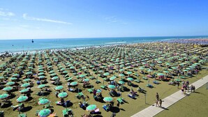 Departamento, 1 habitación, balcón, vista al jardín | Playa