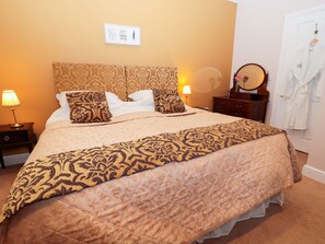 3 bedrooms, iron/ironing board, travel cot, WiFi