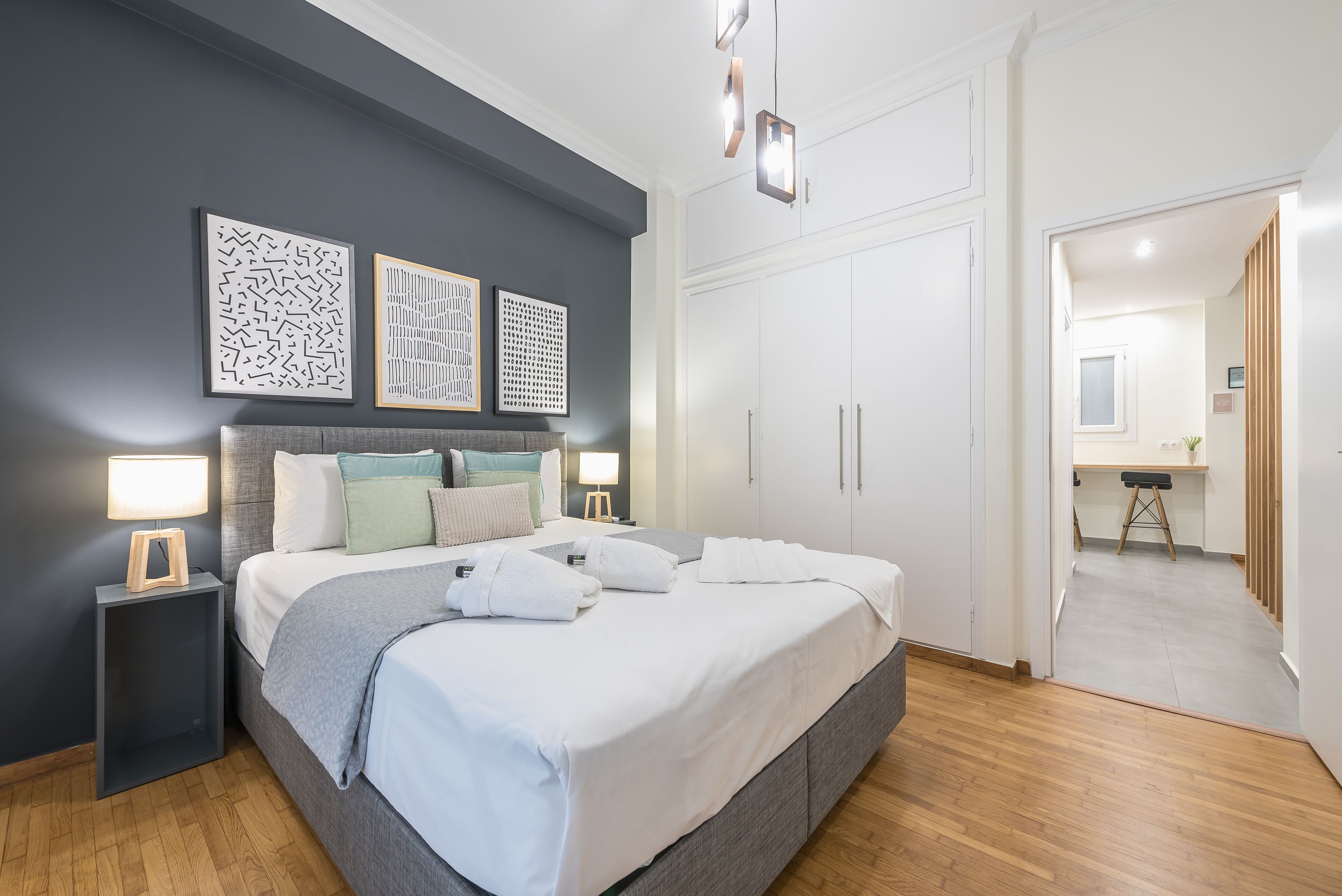 1 bedroom, Egyptian cotton sheets, premium bedding, desk
