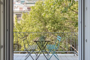 City Apartment | View from room - Elegant Suite by CloudKeys (Athens)
