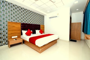 Habitación clásica | Escritorio, wifi gratis y ropa de cama 