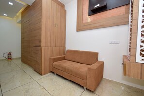 Lobby sitting area - Hotel Millennium (Ahmedabad)