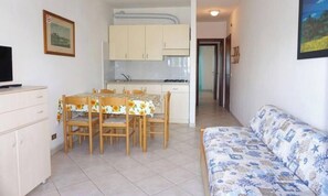 Apartment, 1 Schlafzimmer, Balkon | Wohnzimmer