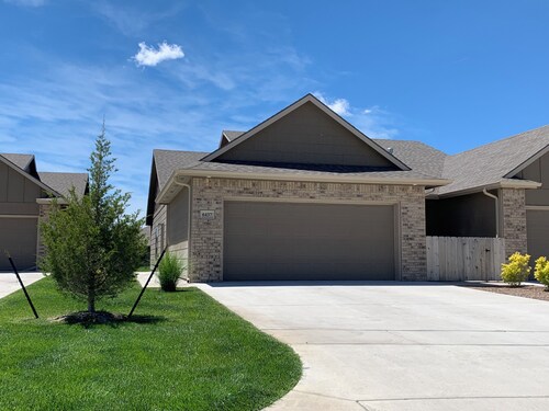 Modern 3 Bedroom Executive House by Spirit