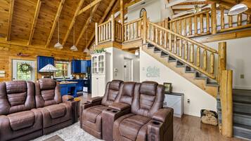 Smart TV, chimenea, videojuegos y libros