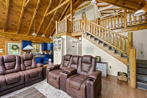 Smart TV, chimenea, videojuegos y libros