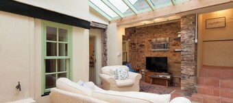 4 bedroom accommodation in Market, Clarence & Sandquay