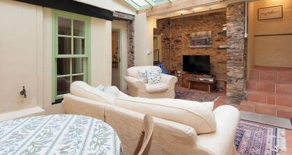 4 bedroom accommodation in Market, Clarence & Sandquay