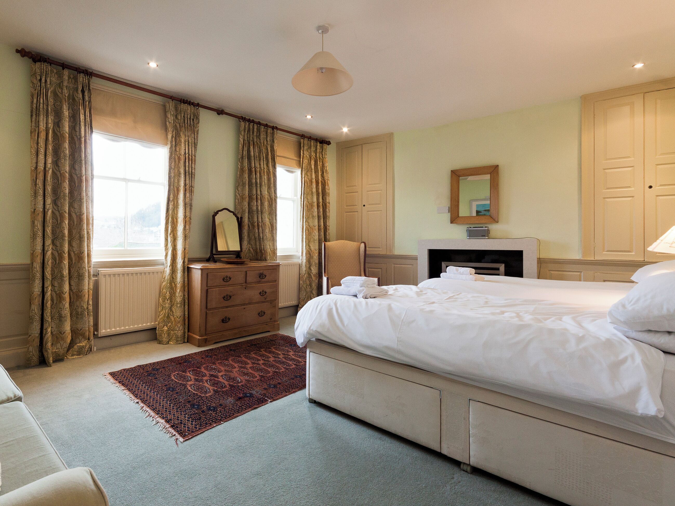 4 bedrooms, free WiFi, bed sheets